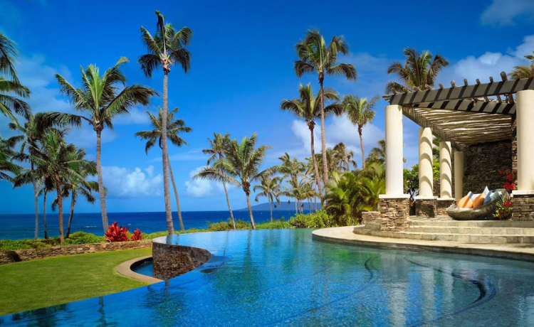 Montage Kapalua Bay offers an idyllic setting for your babymoon